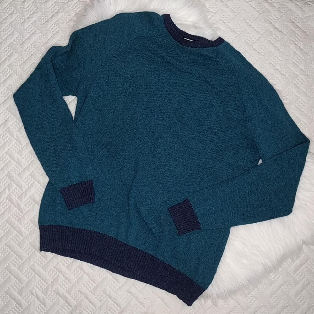 {Old Navy} Turquoise and Navy Sweater